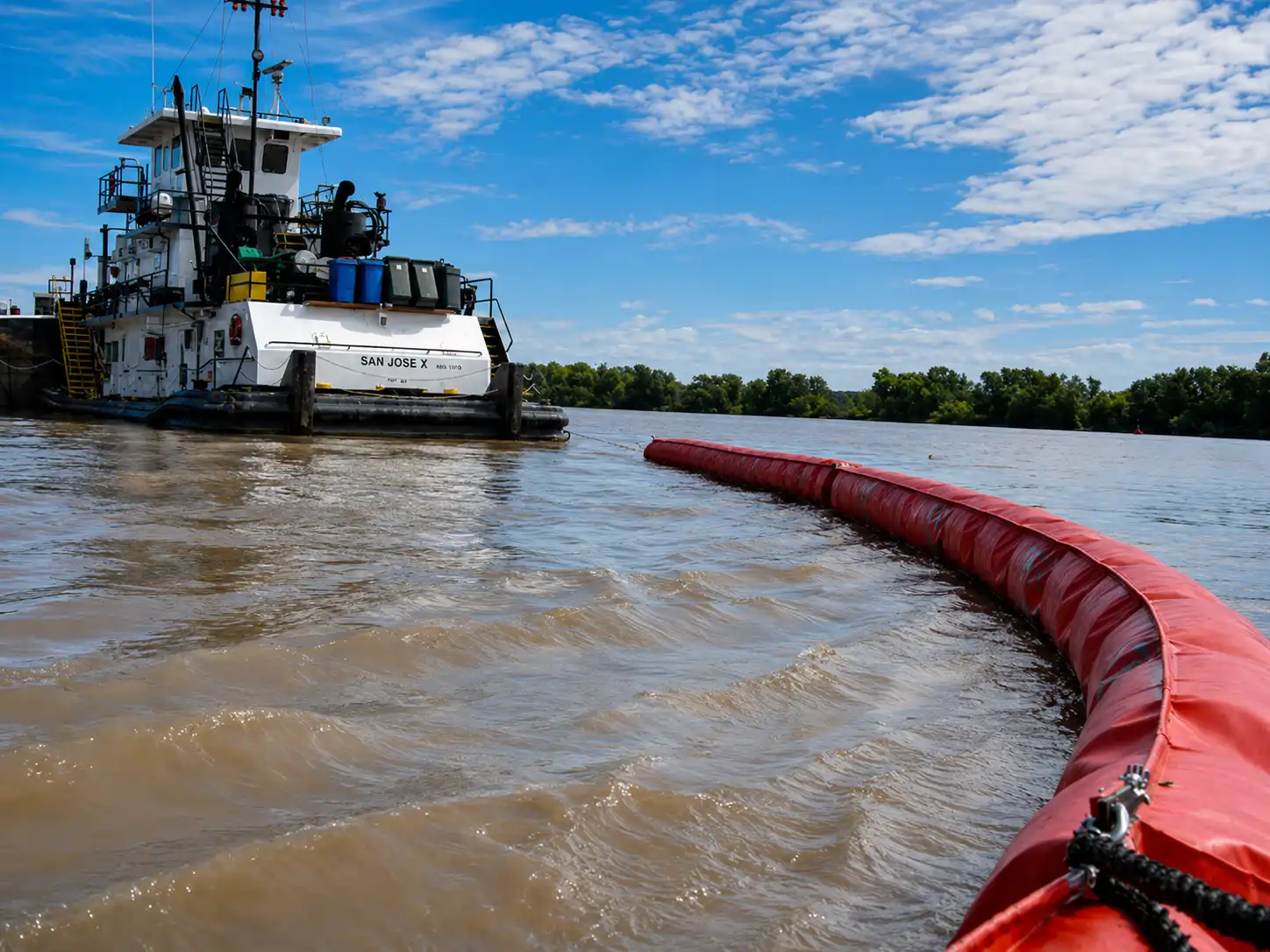 Prevención de derrames · Barreras en navegación fluvial